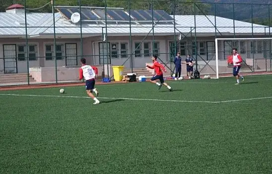 Fethiyespor suni çimde hazırlanıyor
