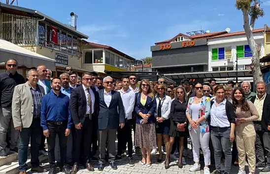 İYİ Parti'de rozet takma töreni