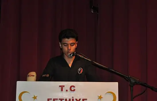 Kahraman Şiiri duygulandırdı