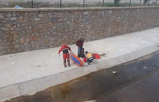 Kanala düşen çocuğu itfaiye kurtardı