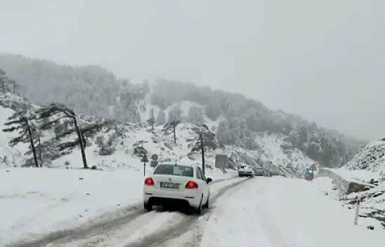 Karabel'de şiddetli kar yağışı