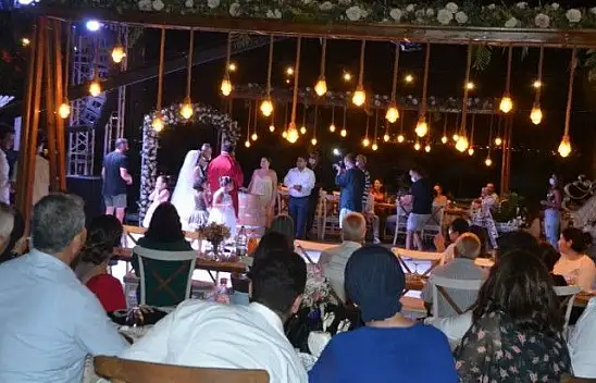 Mehmet Okar ile Pınar Kılınç rüya gibi bir düğünle dünya evine girdi