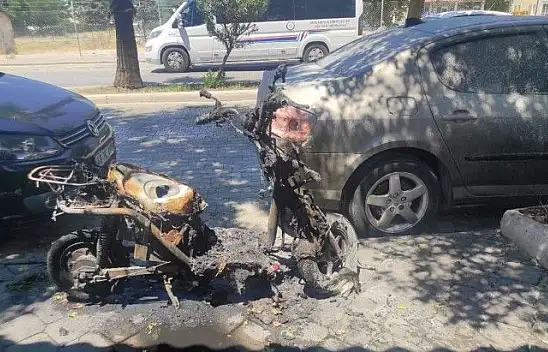 Motosiklet kundaklama saniye saniye güvenlik kamerasında