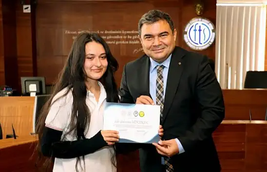 Rusça dil kursuna katılan öğrencilere sertifikaları verildi