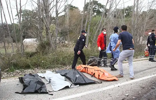 Seydikemer'de tır ile otomobil çarpıştı: 5 ölü