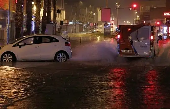 Şiddetli yağış Fethiye'yi olumsuz etkiledi