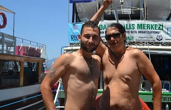 Su altında serinlediler