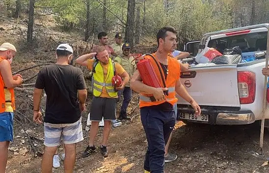 Ünlü oyuncu Furkan Kızılay yangın bölgesine koştu
