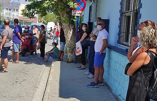 VELİLER OKULARIN AÇILMASINDAN MEMNUN MU?