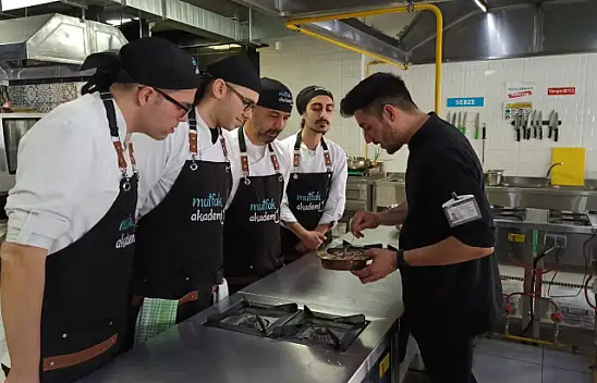 Yakut Akademi aşçı yetiştiriyor