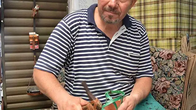 'Son Sandaletçi' Fevzi usta teknolojiye direniyor