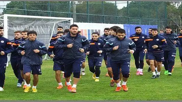 FETHİYESPOR ANTALYA'DA FORM TUTUYOR