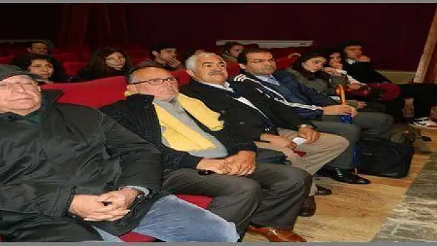 FETHİYE BELEDİYESİ KÜLTÜR MERKEZİ'NDE (FBKM) '-18 LİSELER ARASI KISA FİLM' YARIŞMASI EĞİTİMİ DÜZENLENDİ.