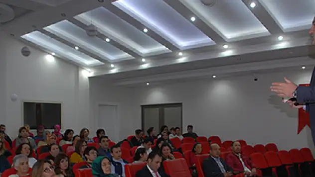 '21. Yüzyılda Anne ve Baba Olmak' Anlatıldı