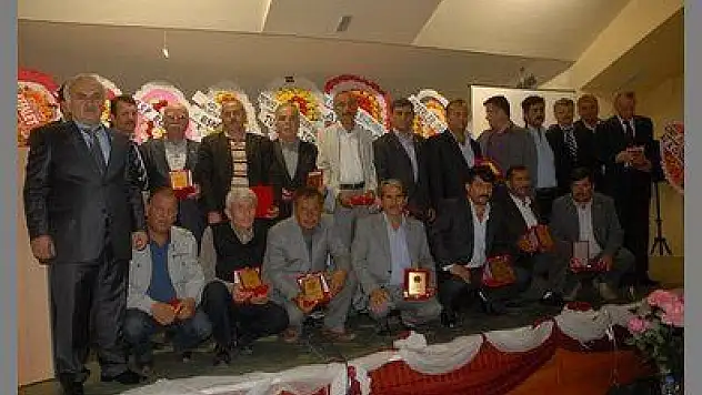 FETHİYE'DE SÜT SIĞIRCILIĞINA DESTEK VERENLER PLAKET İLE ÖDÜLLENDİRİLDİLER