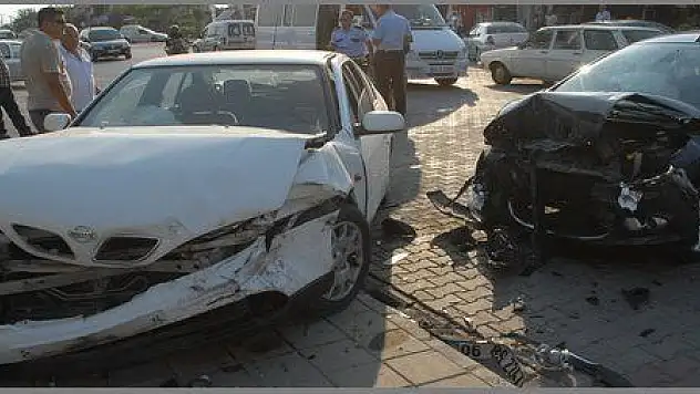 FETHİYE'DEKİ KAZADA 2'Sİ ÇOCUK 5 KİŞİ YARALANDI