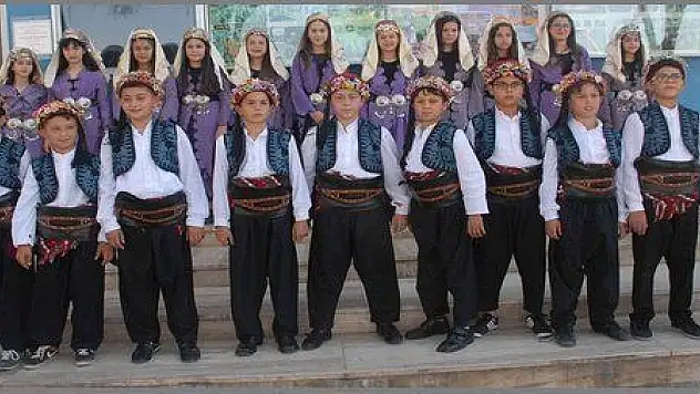 GELECEĞİN SANATÇILARI YETENEKLERİNİ SERGİLEDİ (görüntülü)