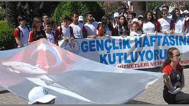 GENÇLİK FETHİYE'DE DE YÜRÜDÜ