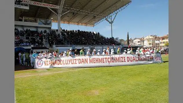 FETHİYE'DE AĞRILI ÖĞRENCİLERDEN, MEHMETÇİĞE DESTEK