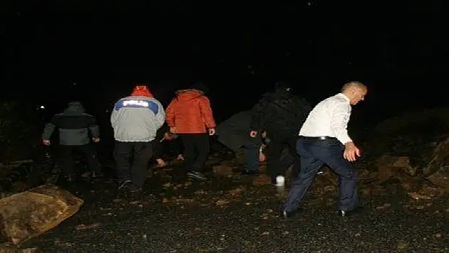 MARMARİS'TE SAĞANAK YAĞIŞ HEYELANA NEDEN OLDU...