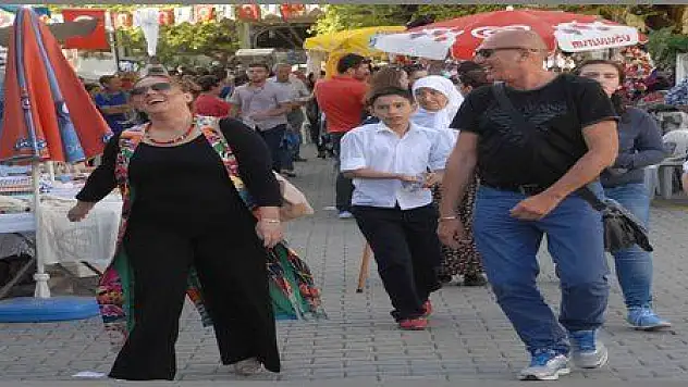 FESTİVALİ 40 BİN KİŞİ ZİYARET ETTİ