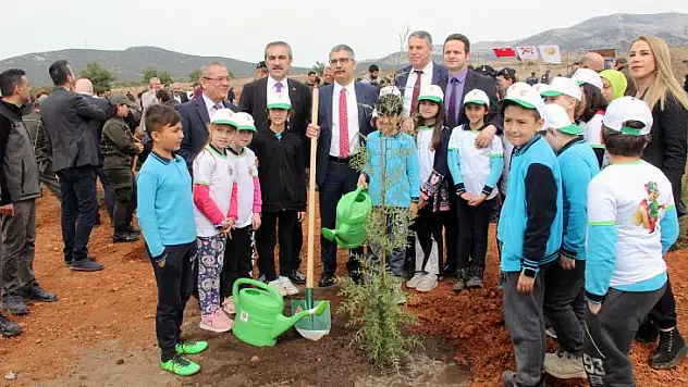 2 BİN FİDAN TOPRAKLA BULUŞTU