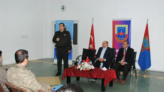 VALİ ÇİÇEK'TEN JANDARMA KOMUTANLIĞI'NA ZİYARET...