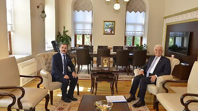 Rektör Çiçek'ten Başkan Gürün'e ziyaret