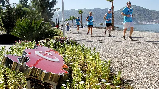 7'den 70'e kanser hastaları için koştu