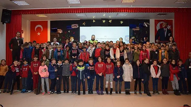 Milas'ta tüm öğrencilere 'trafik dedektifi' eğitimi verildi