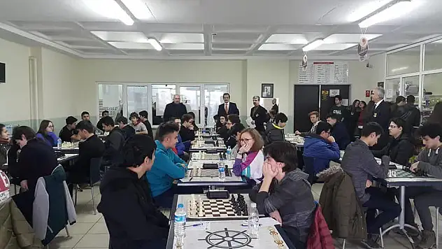 Gençleri sosyal medyadan uzaklaştıran proje