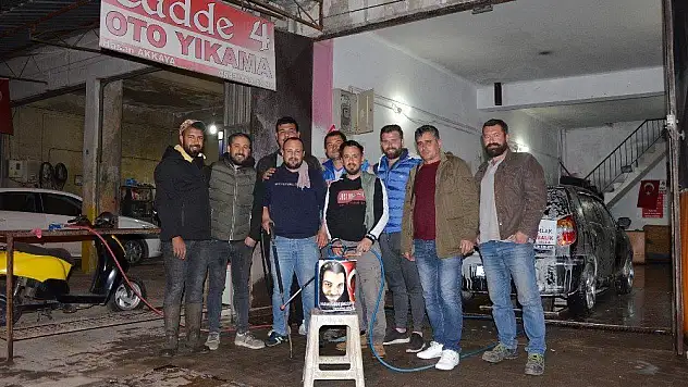 Kaza yapan arkadaşları için birlik oldular