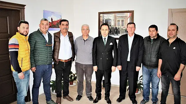 Muhtar ve azalarından kaymakama nezaket ziyareti