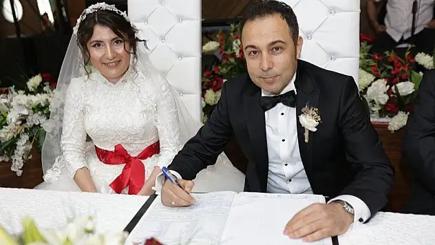 Kaymakam Mesut Çoban bekarlığa veda etti