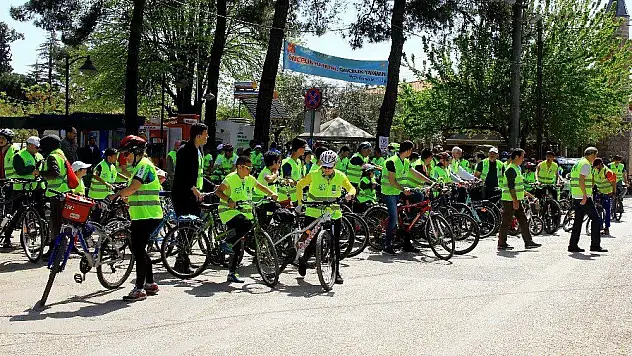Sağlıklı yaşam için pedal çevirdiler