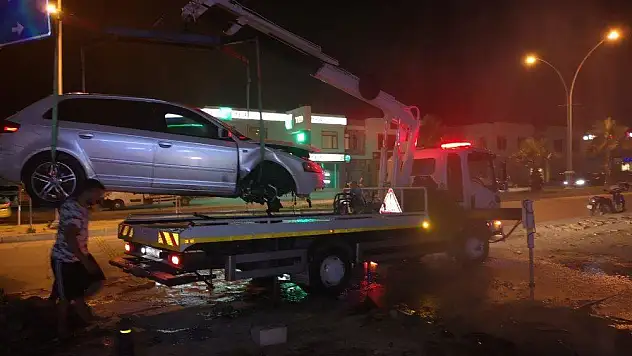 Kavşağa hızlı girince kontrolü kaybetti