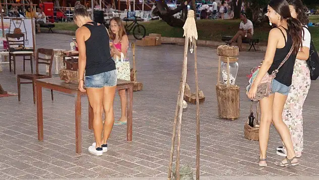 'Biz Atık Değiliz' sergisine yoğun ilgi