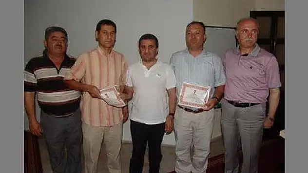 AK PARTİ, TEŞEKKÜR BELGESİ DAĞITTI