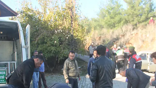 SEYDİKEMER'DE TRAFİK KAZASI 1 ÖLÜ