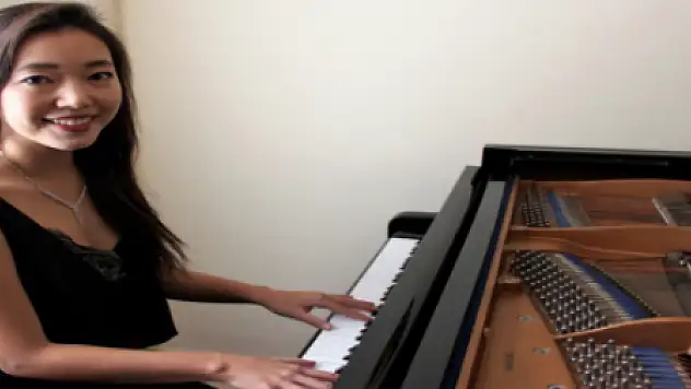 JAPON GELİN KONSER VERMEYE HAZIRLANIYOR...