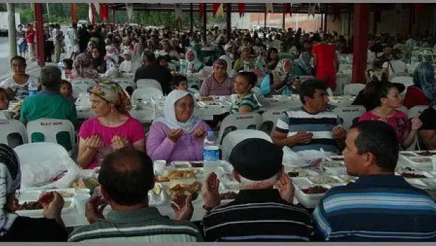 2 BİN KİŞİYE İFTAR YEMEĞİ