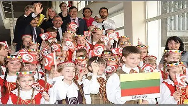 LİTVANYALI ÖĞRENCİLER FETHİYE'Yİ ÇOK SEVDİ