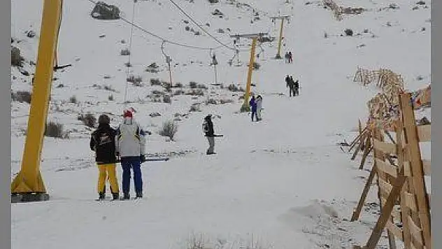 KAR VAR, KAYAK SEZONU BİTTİ