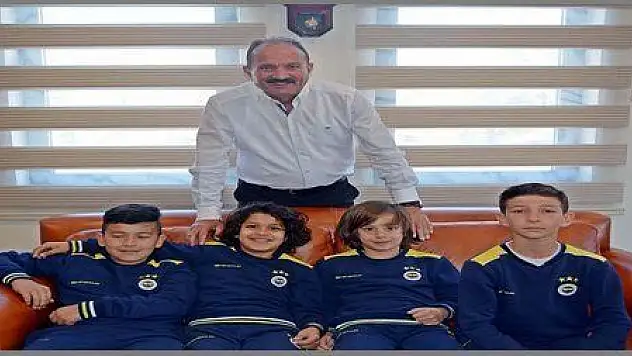 BAŞARILARINI BEHÇET AMCALARIYLA PAYLAŞTILAR