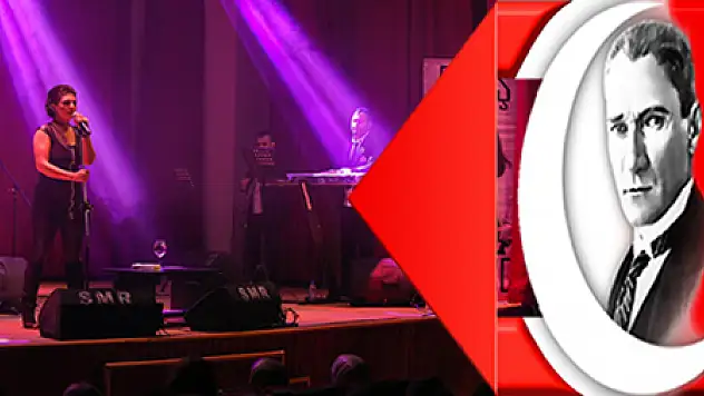 BARIŞ MANÇO VE CEM KARACA KONSERLE ANILDI