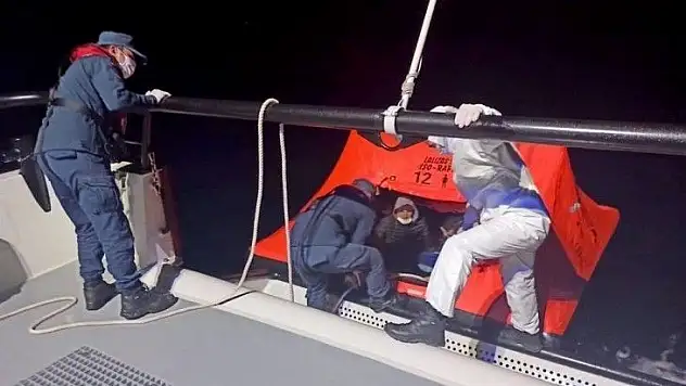 6 düzensiz göçmen kurtarıldı