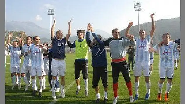 FETHİYESPOR, TOPBAŞI YAPTI