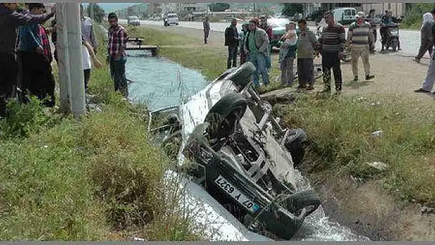 KANALA UÇAN ARAÇTAN SÜRÜCÜYÜ VATANDAŞLAR KURTARDI