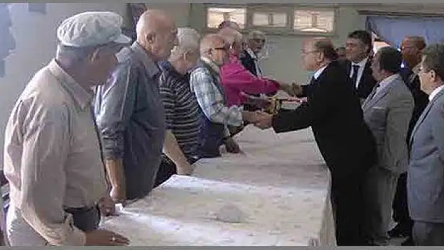 VALİ ÇİÇEK FETHİYELİLERLE BAYRAMLAŞTI