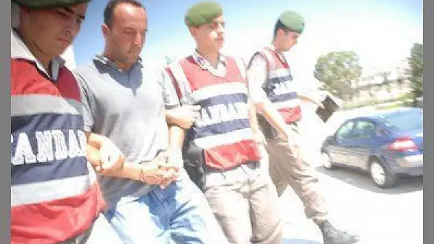 TUTUKLU PİLOT 'UÇUŞ TAKIMLARI NİZAMİYDİ'